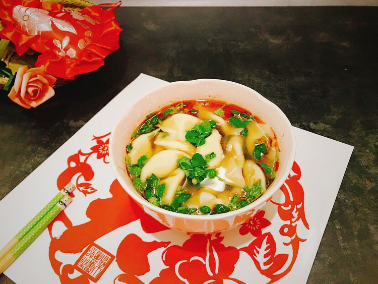 团年酸汤水饺的做法