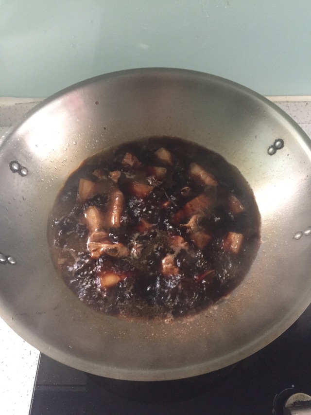 白菜猪肉炖粉条的做法图解6