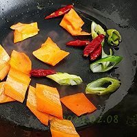 椒虾酱烧冻豆腐的做法图解1