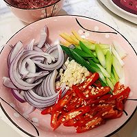 洋葱牛肉的做法图解1