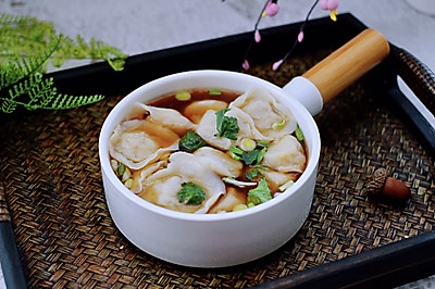 猪肉酸菜馄饨