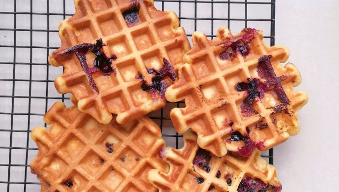 蓝莓酸奶华夫饼