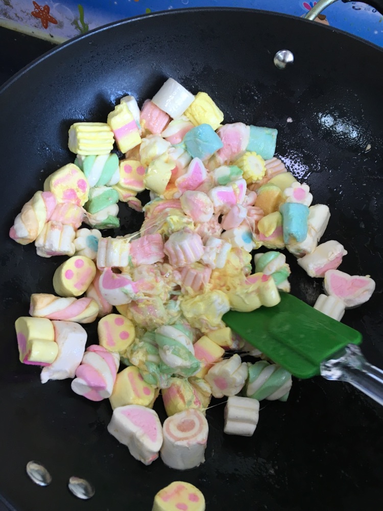 花生蔓越莓牛轧糖的做法图解3