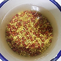 红豆大麦小米粥的做法图解1