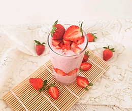 #百变水果花样吃#草莓奶昔的做法