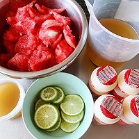 #夏日多巴胺饮品#西瓜养乐多的做法图解1