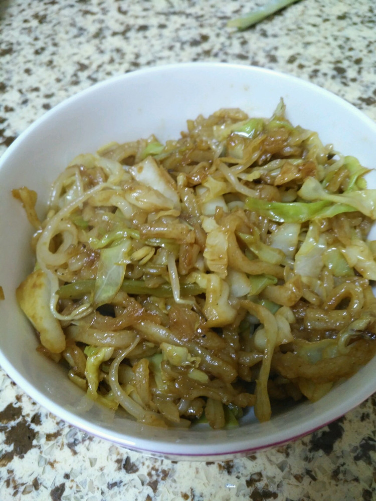 圆白菜炒饼丝的做法