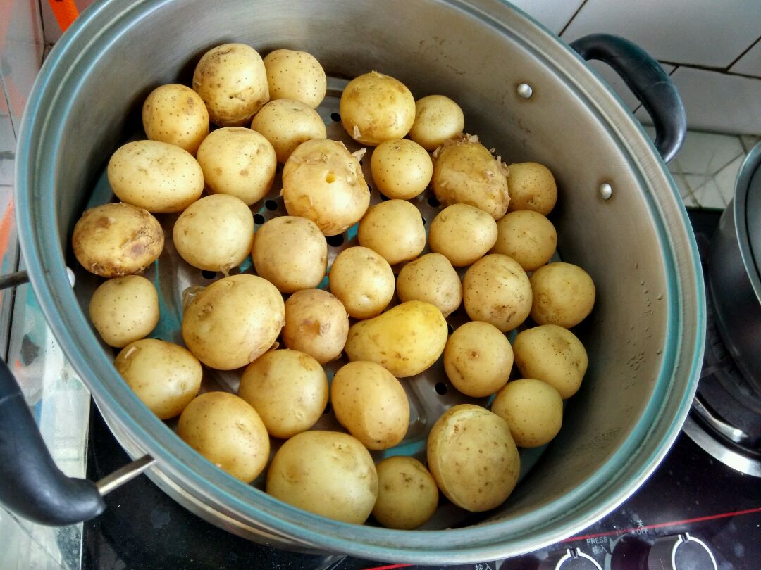 油炸小土豆怎么做_油炸小土豆的做法_豆果美食