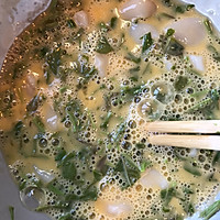 #餐桌上的春日限定#春日晚餐～香椿鲜贝丁炒鸡蛋的做法图解4