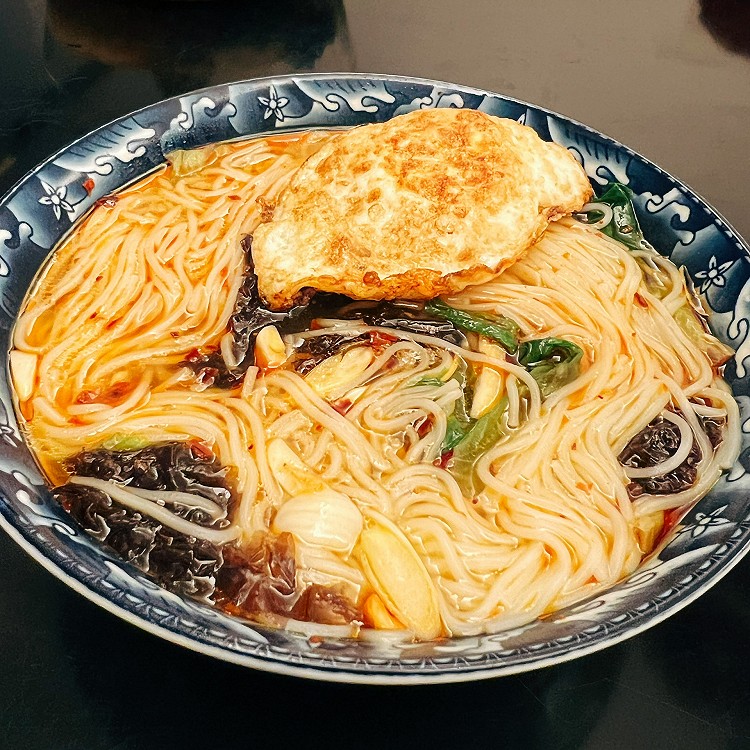 酸汤面的做法
