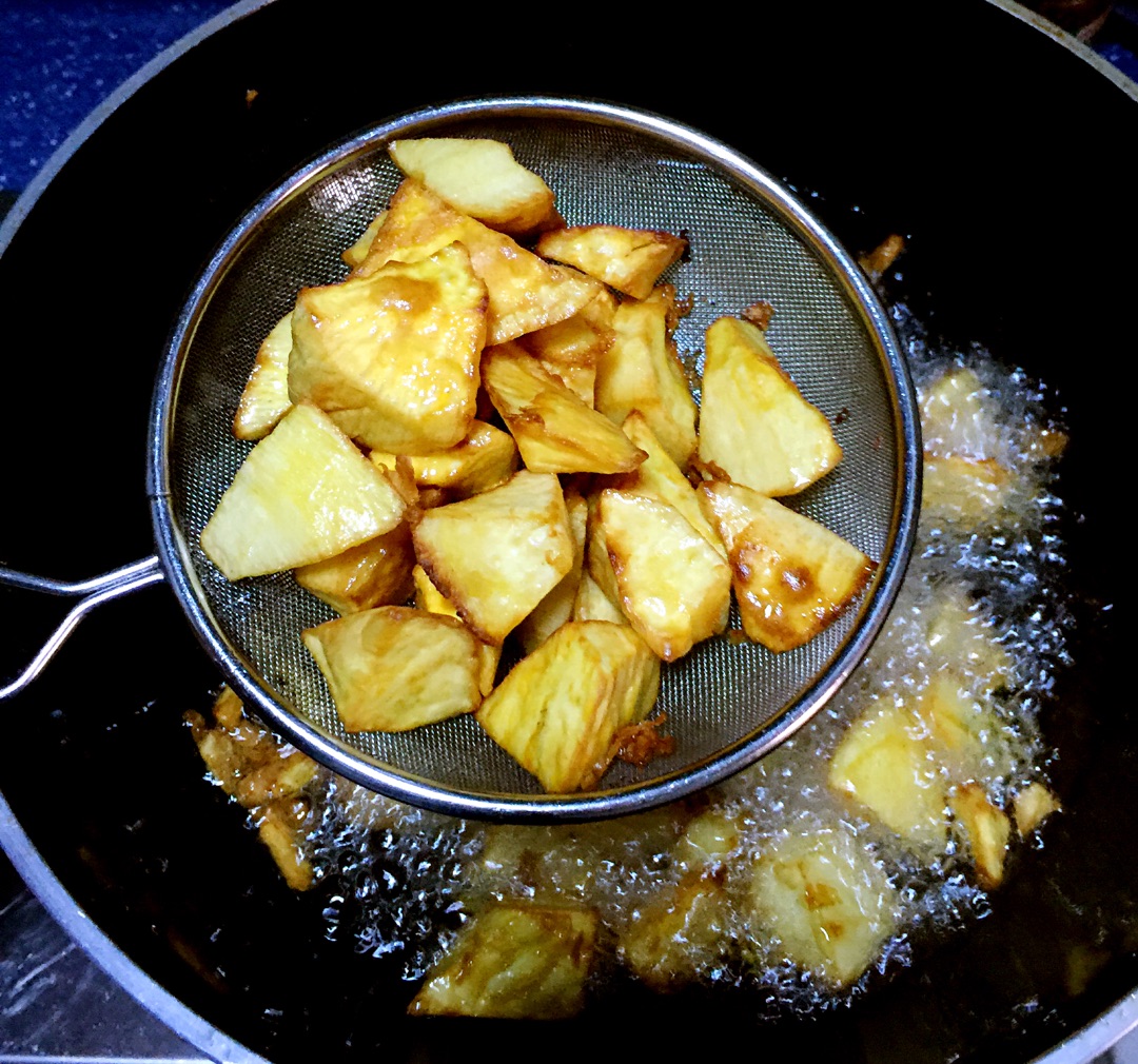 拔丝红薯怎么做_拔丝红薯的做法_豆果美食