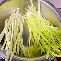 龙利鱼饺子的做法图解1