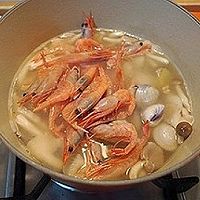 #蓓妮妈妈美味#极度鲜美的好汤，加拿大北极虾蛤蜊冬瓜汤的做法图解7