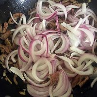 洋葱炒牛肉的做法图解4