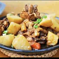 土豆蘑菇炖鸡肉的做法图解8