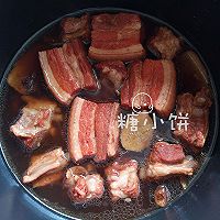 【香菇脆骨卤肉粽子】塔形粽包法的做法图解3