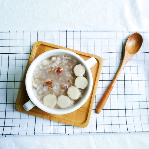 调理脾胃食谱:芡实薏米山药粥