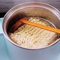 #带着美食去踏青#羊肉茼蒿方便面的做法图解7