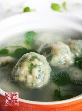 荠菜豆腐丸子汤