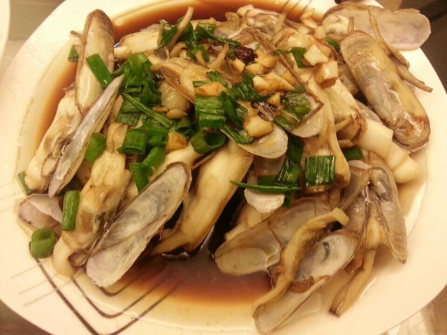 Razor clam with scallion oil