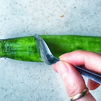 鲜虾丝瓜蛋盅的做法图解2