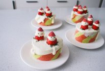 #本周热榜#圣诞奶盖草莓蛋糕卷的做法