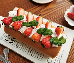 #换着花样吃早餐#春天的颜色，草莓蛋糕卷的做法