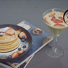 「回家菜谱」——双莓雪霜牛油松饼&牛油果香蕉奶昔