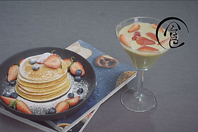 「回家菜谱」——双莓雪霜牛油松饼&牛油果香蕉奶昔