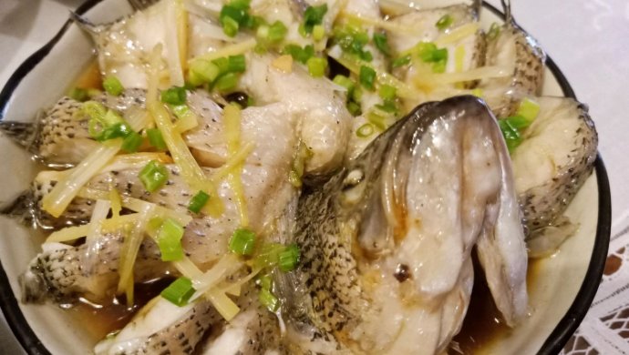 蒸鲈鱼