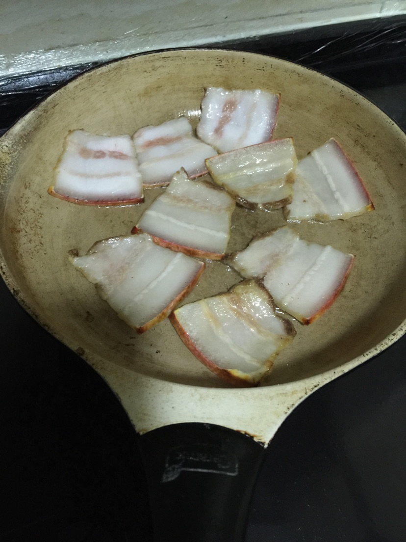 荔浦芋头扣肉的做法图解2