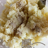 香煎脆皮土豆小饼＃超级吃货的做法图解3
