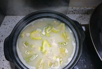 苦瓜绿豆骨头汤的做法