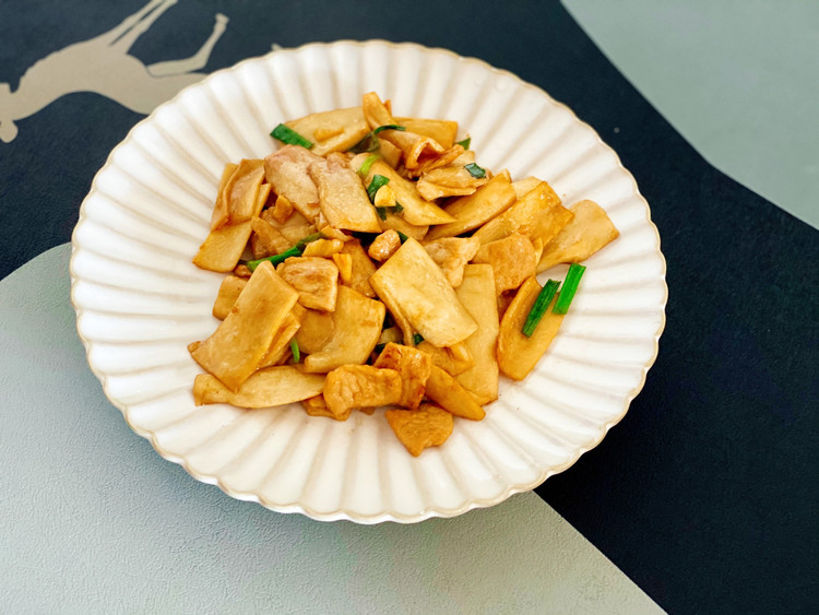 杏鲍菇炒肉片的做法