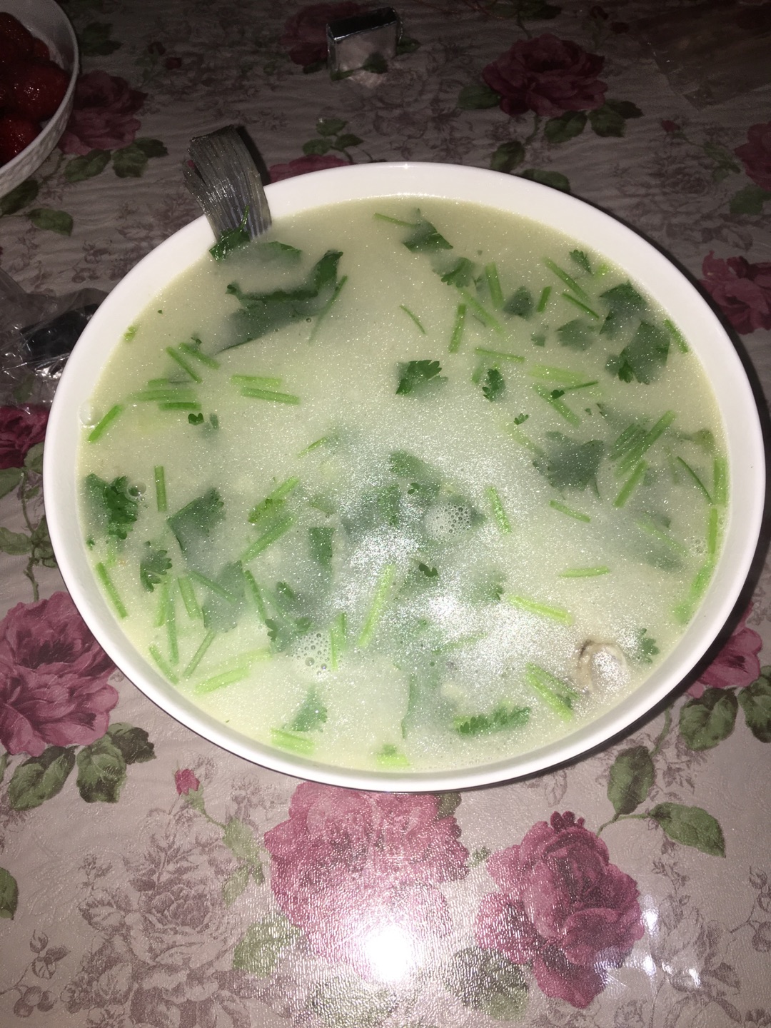 Super simple milk white crucian carp soup (key - fry fish with a little oil on both sides. Fish soup in full fire)