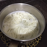 营养快手番茄鸡蛋面的做法图解1