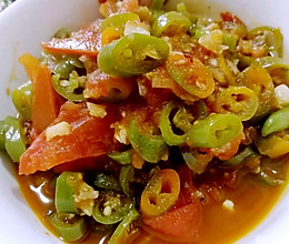 西红柿炒辣椒的做法
