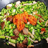 茄香肉酱焖豆面的做法图解4