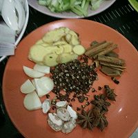 干锅泡椒味鸭掌的做法图解1