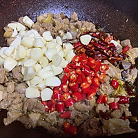 好吃到配料都不剩的～川味小煎鸡的做法图解4