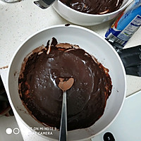 巧克力爆发纸杯蛋糕的做法图解3