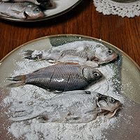 红烧小鲫鱼的做法图解3