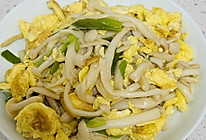 海鲜菇炒鸡蛋的做法