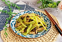 #好吃不上火#青笋炒肉丝（十分钟快手菜）的做法