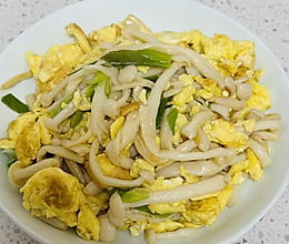 海鲜菇炒鸡蛋的做法