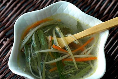 火腿莼菜汤