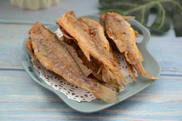 干炸香酥小黄鱼