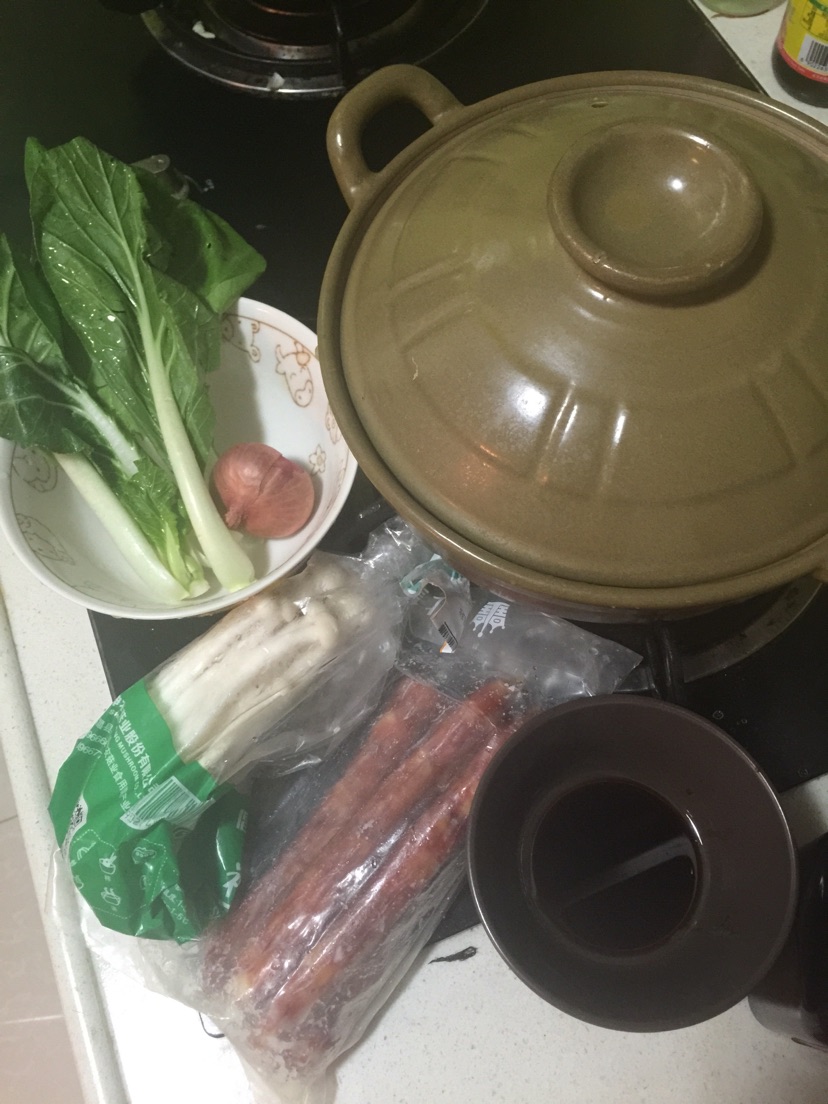 广式腊味煲仔饭（简易版）的做法图解2