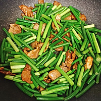 蒜苔炒肉片的做法图解6