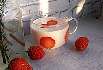 草莓奶昔——热了渴了来一杯的做法